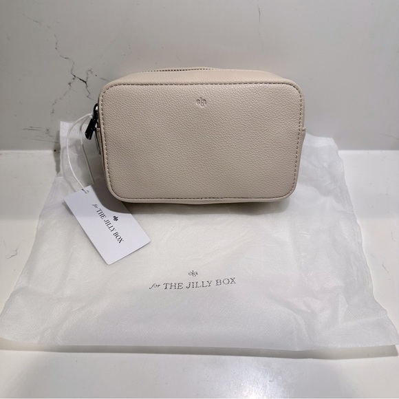 Jilly Box x ELA Micro Belt Bag with L/XL Strap - Spring 2023 Box - Picture 3 of 9